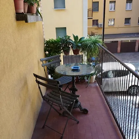 Appartement Spazioso In Mazzini Bologne