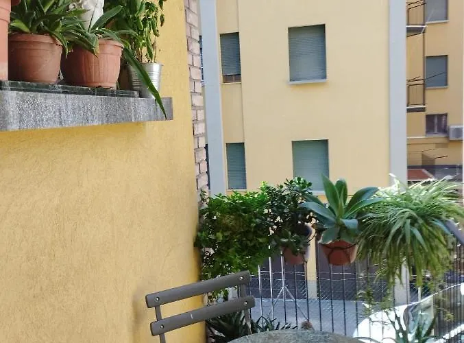 Spazioso In Mazzini * Bologna