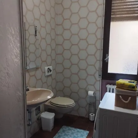 Spazioso In Mazzini Bologna