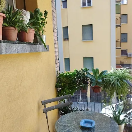 Spazioso In Mazzini * Bologna